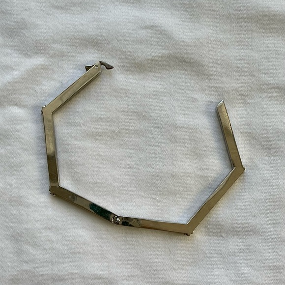 Tory Burch Hexagon Logo Hinged Bangle - Picture 7 of 10